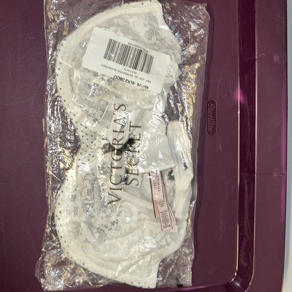 Victoria Secret - Body by Victoria - 38DD Lace & Mesh Bra - White Polka … - Picture 2 of 4